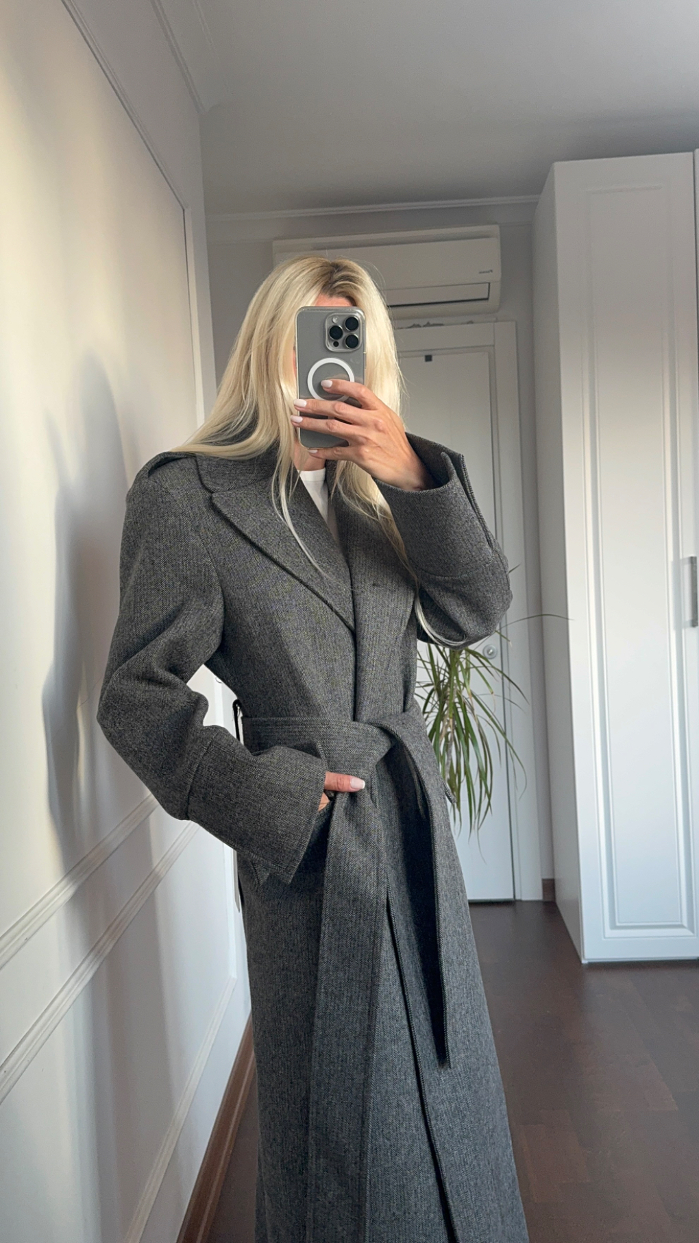 Kırçıllı Kemerli Kaşe Kaban