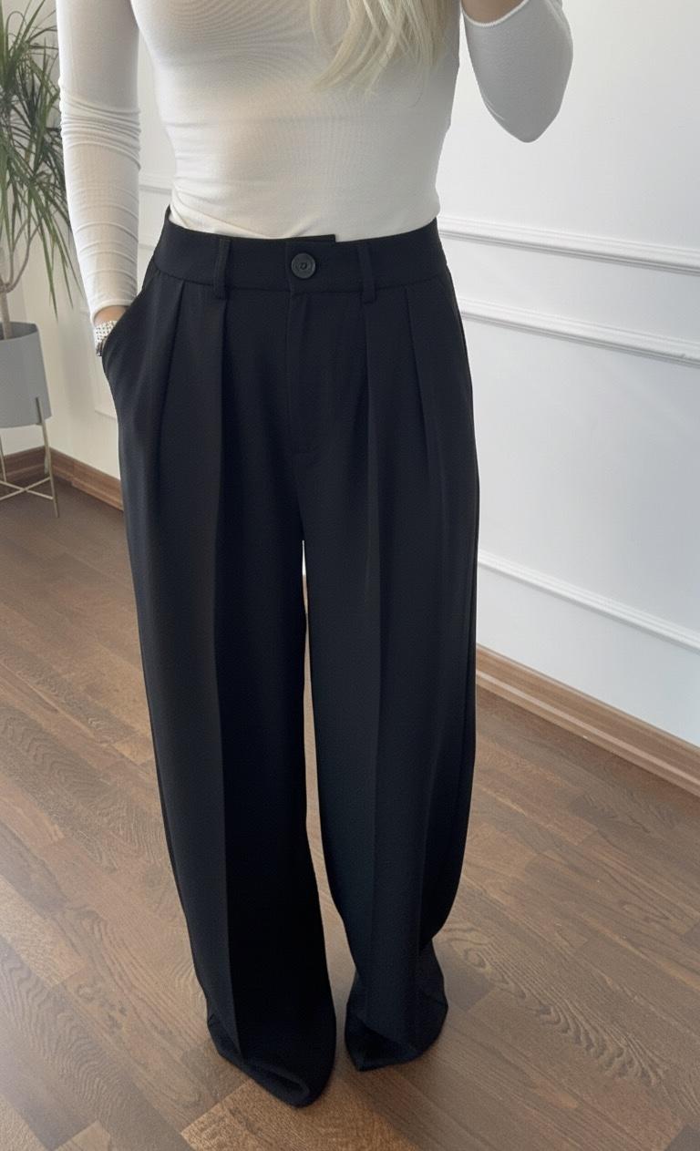 Pileli Kemerli Siyah Palazzo Pantolon