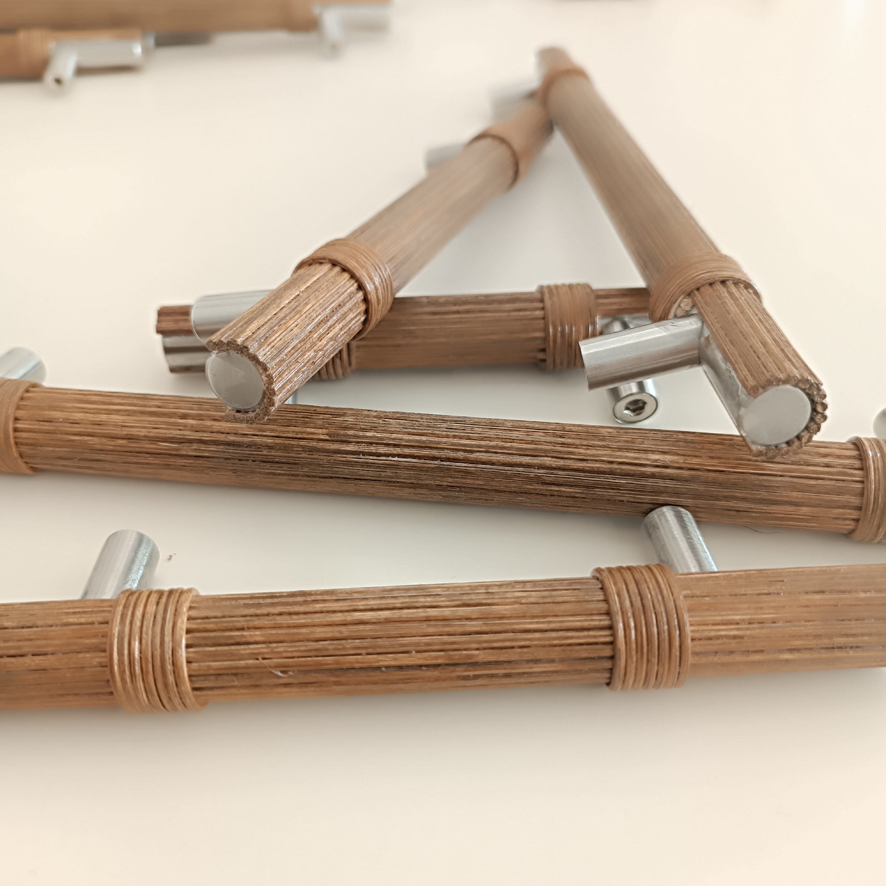 160 mm Koyu Meşe Rattan Kulp