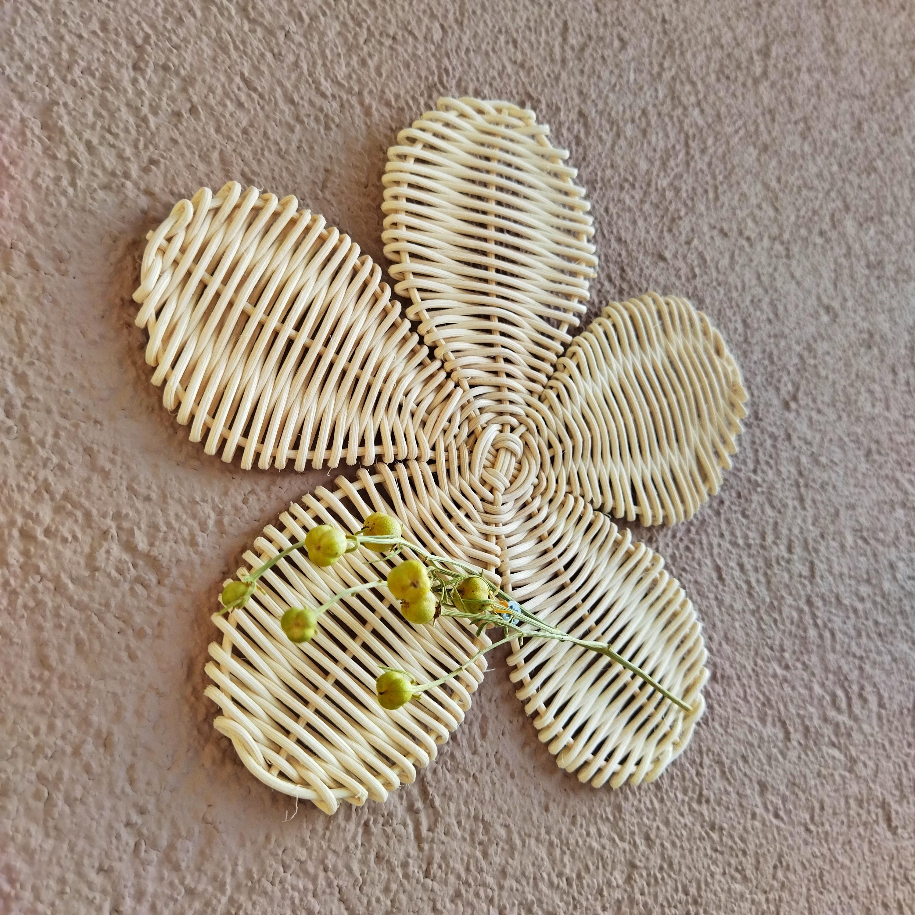 Rattan Duvar Çiçeği