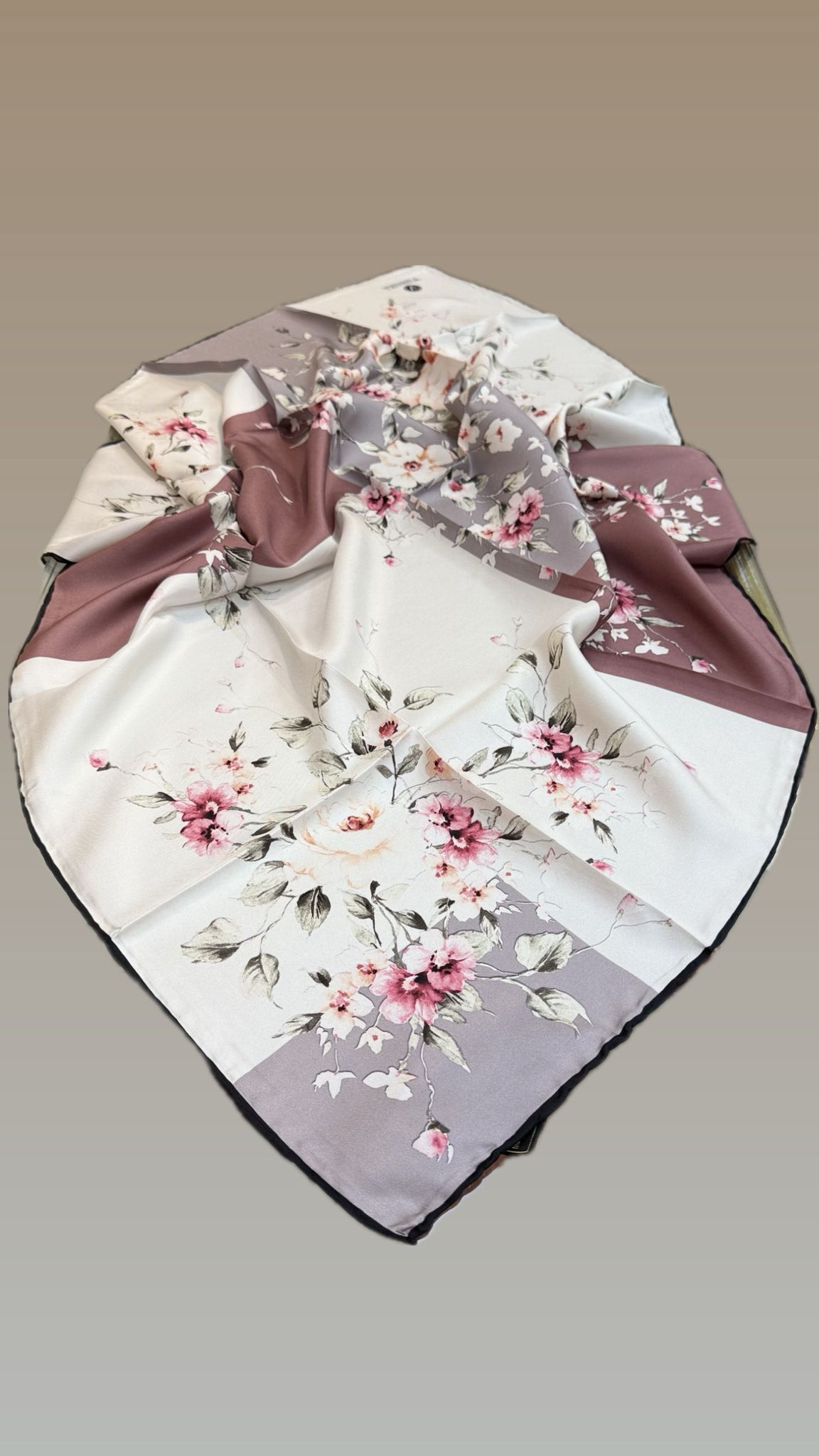 VİSSONA TWİL İPEK EŞARP