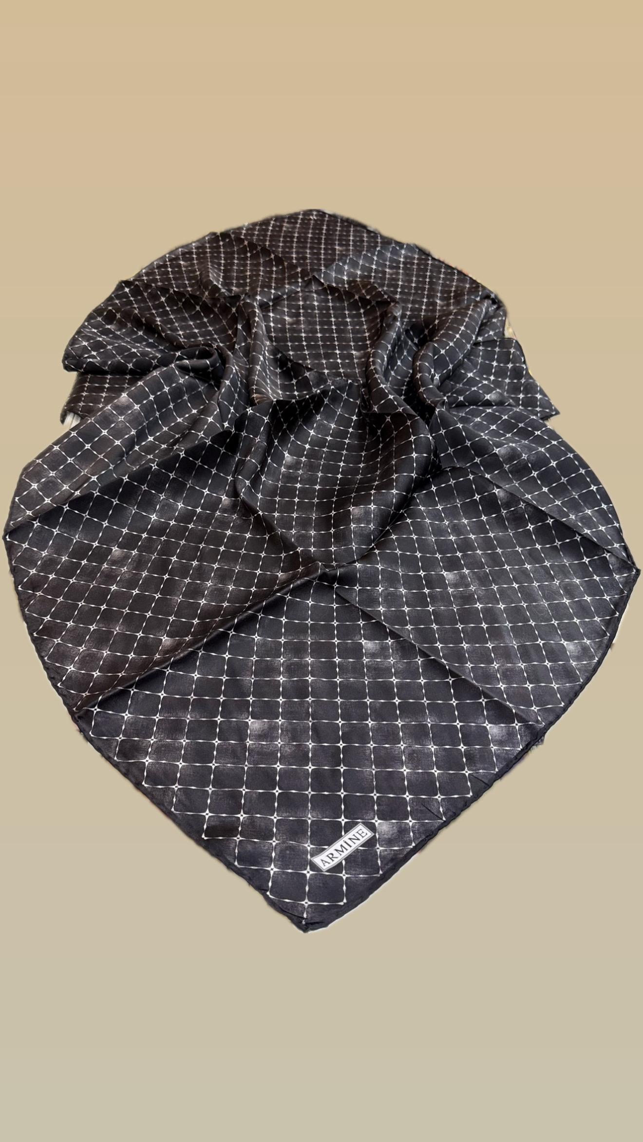 ARMİNE SURA İPEK EŞARP