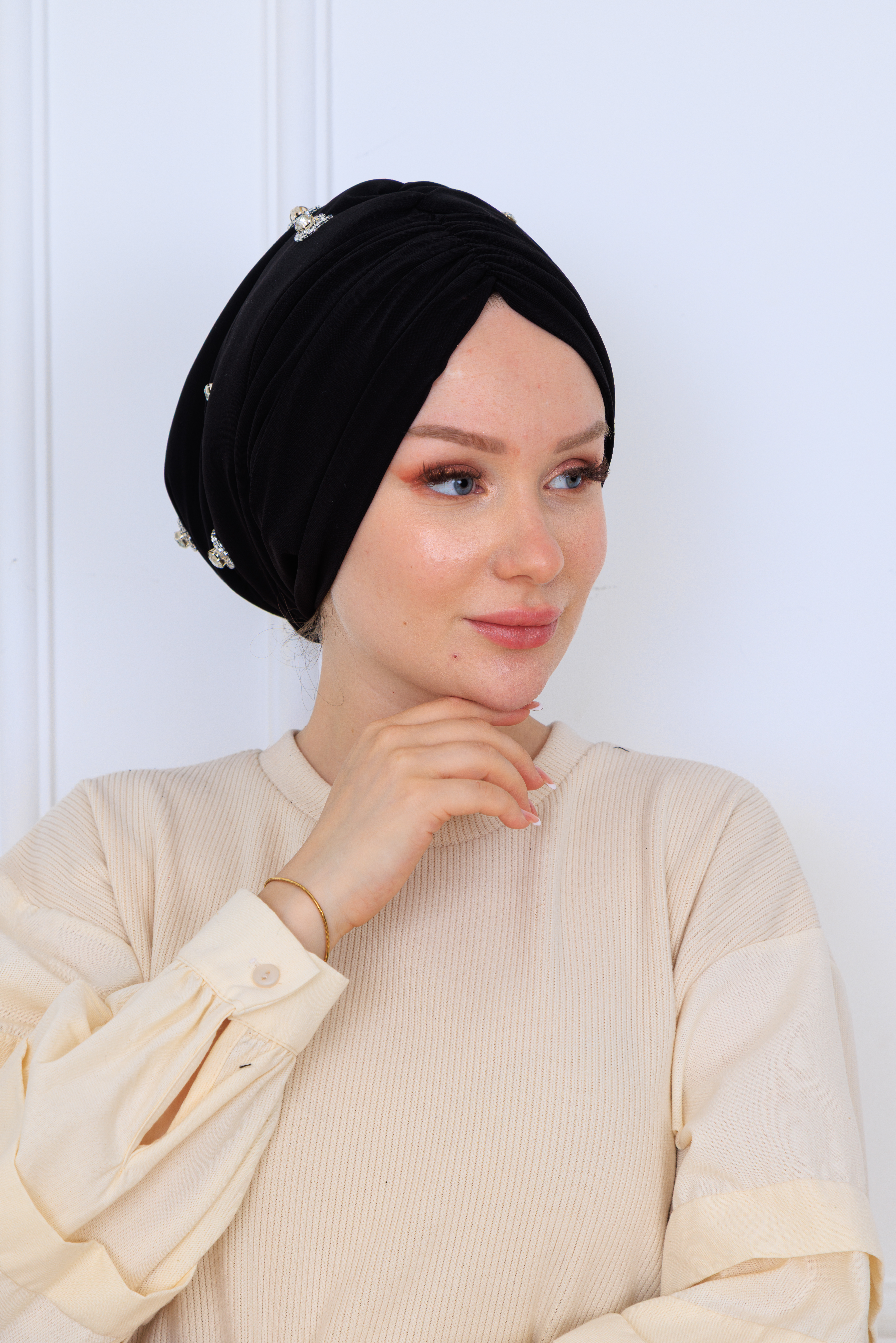 drapeli dolgulu el işlemeli bone