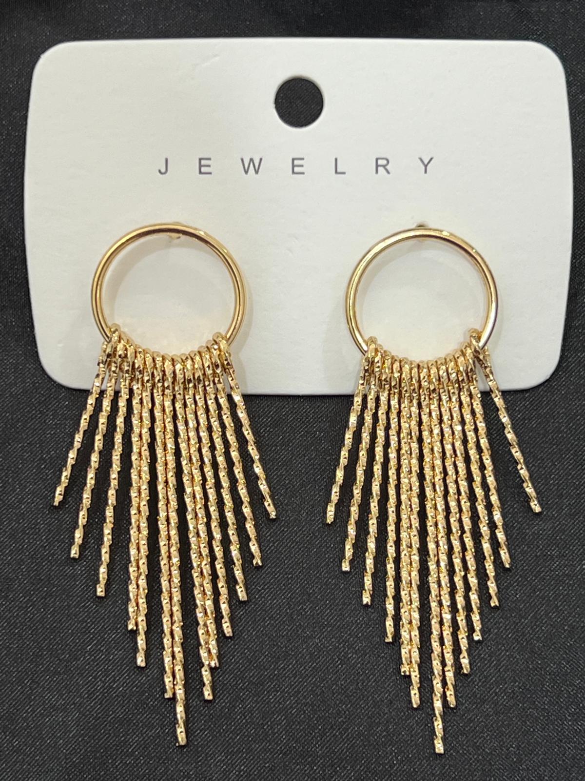 Sallantılı gold küpe