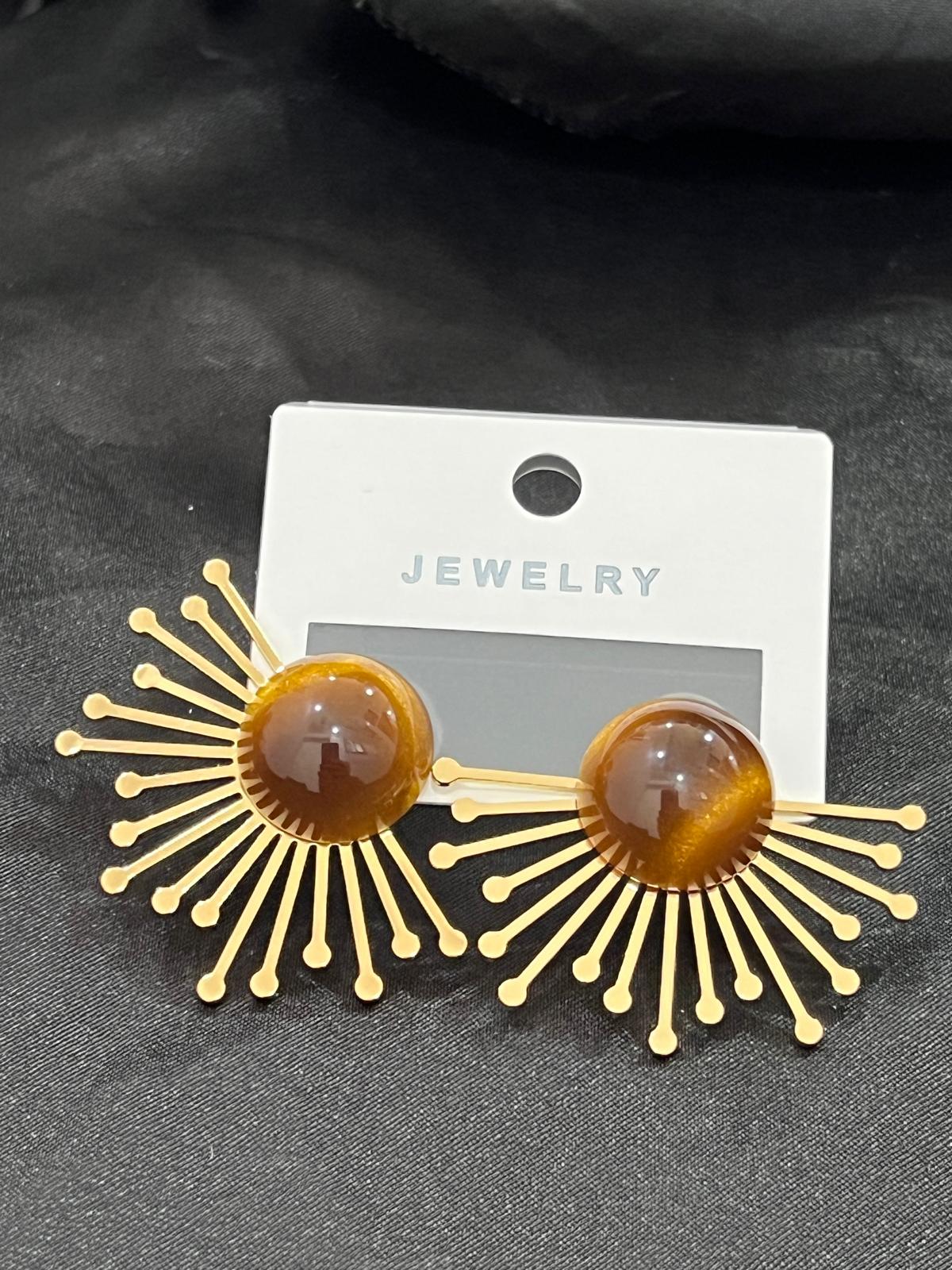 Kahverengi taş detay gold küpe