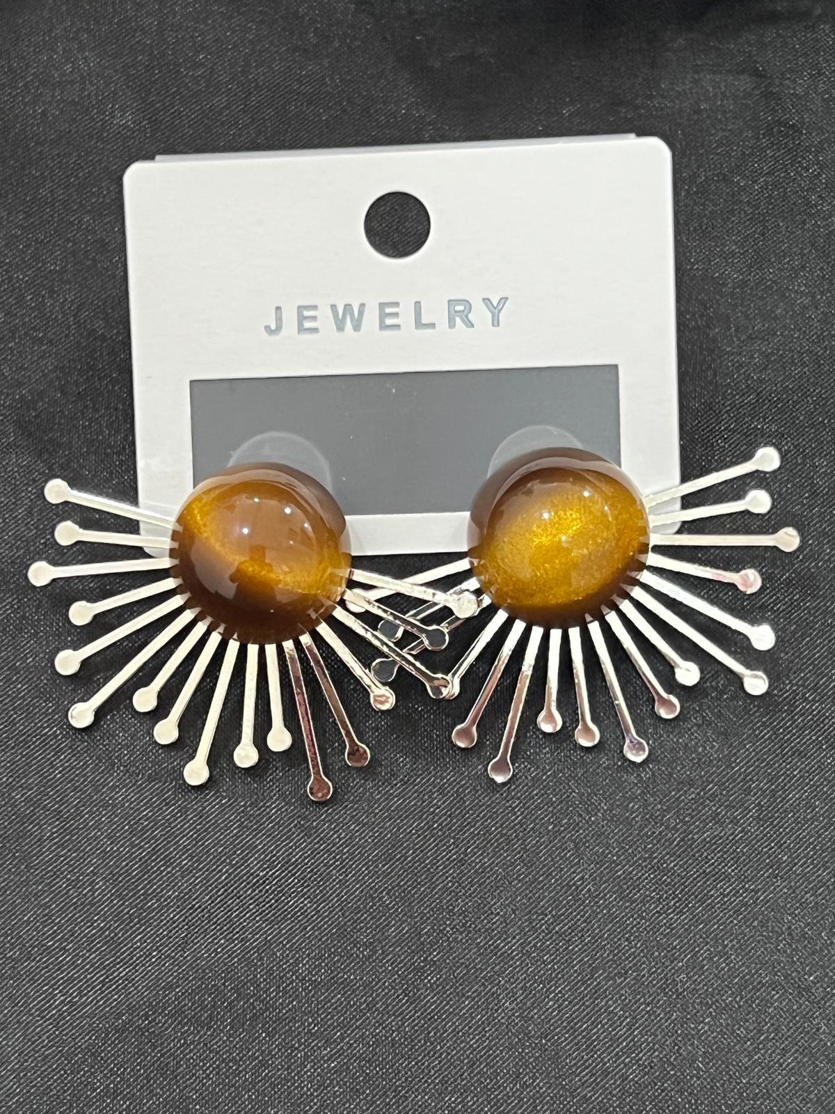 Kahverengi taş detay gümüş küpe