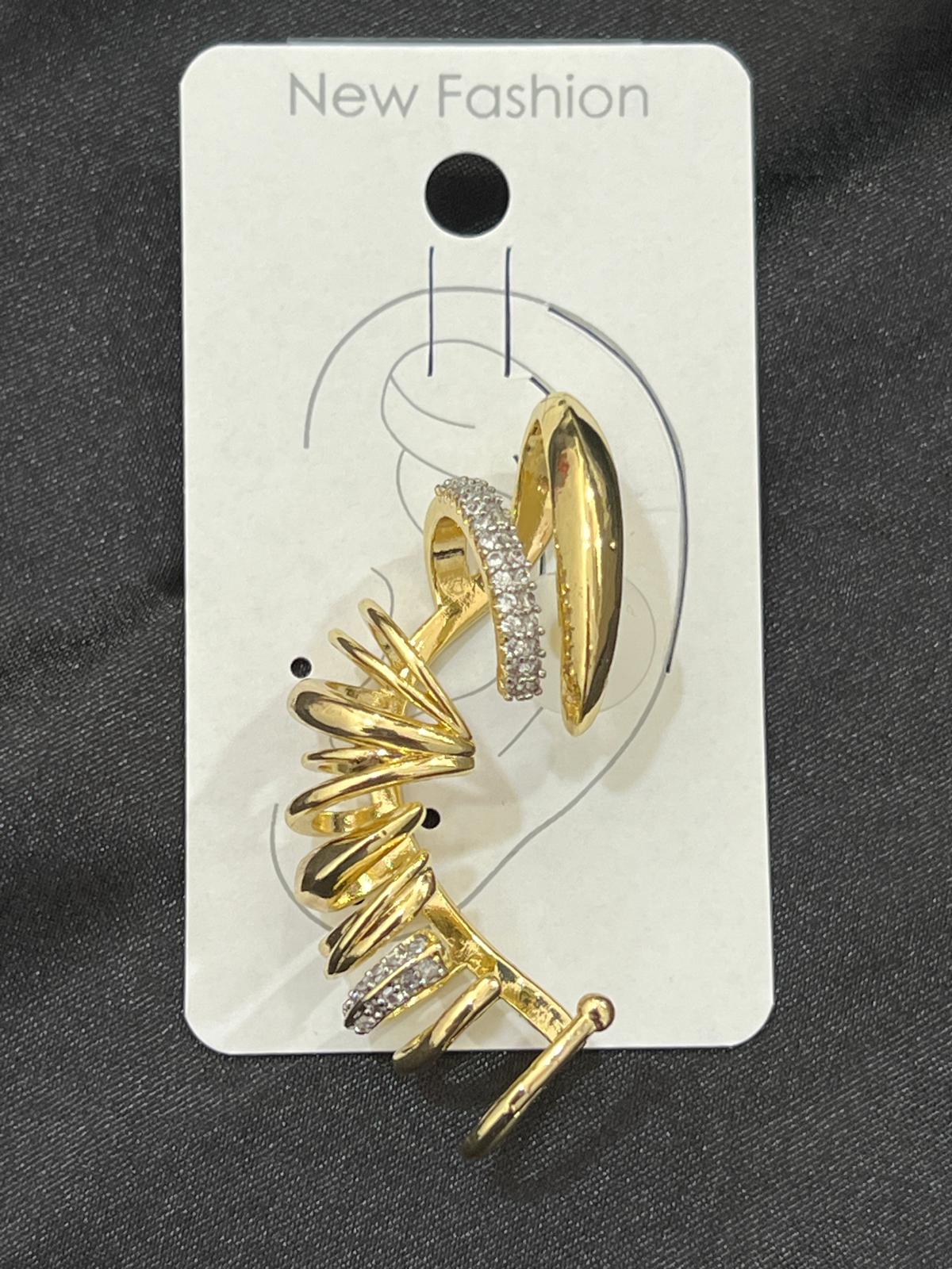 Tek kulak altın kaplama delikli küpe