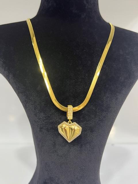 Kalp model çelik kolye