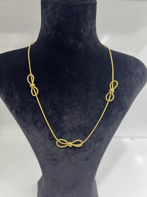 Kurdele detaylı gold çelik kolye