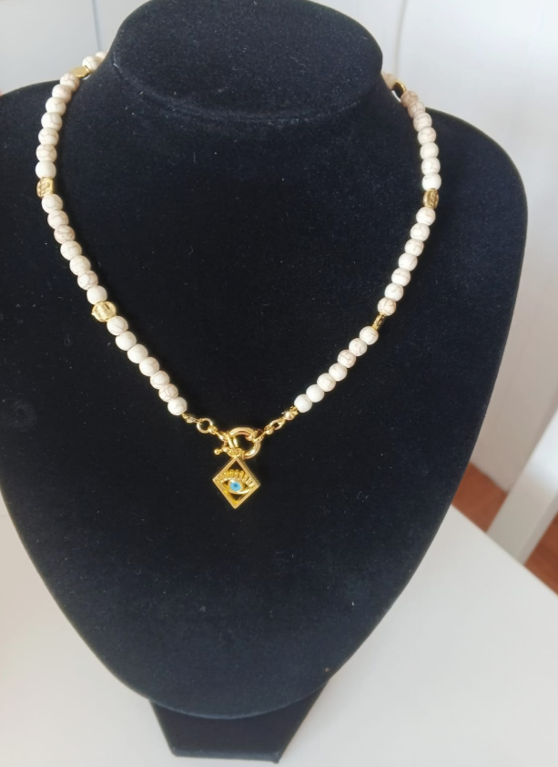 Doğal Taş Gold Aksesuarlı Kolye