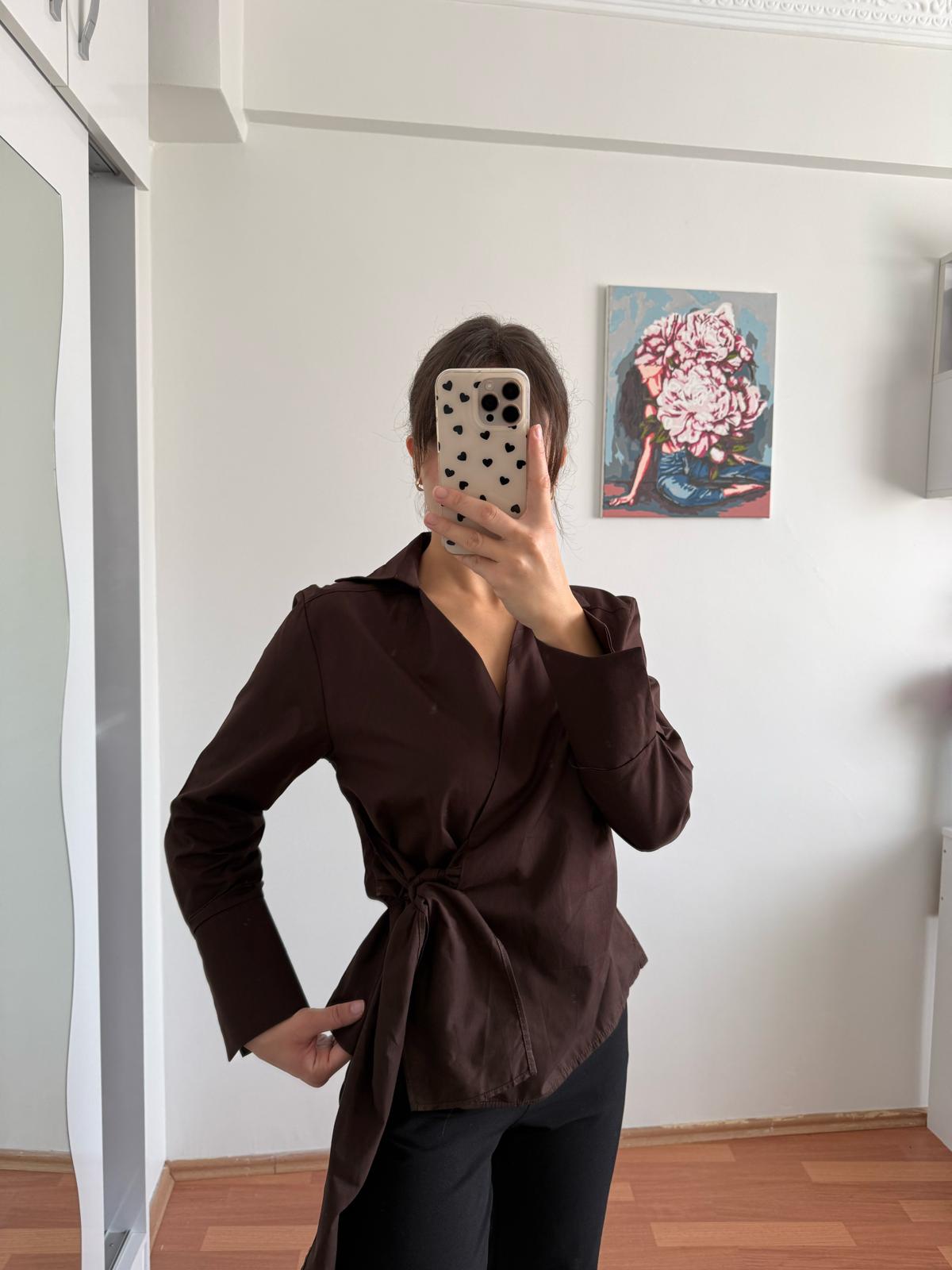 Yandan bağlamalı Viral gömlek - Kahverengi