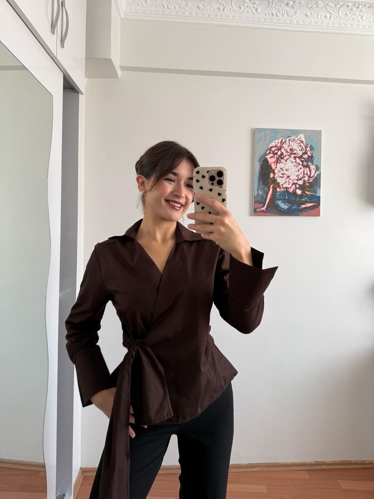 Yandan bağlamalı Viral gömlek - Kahverengi