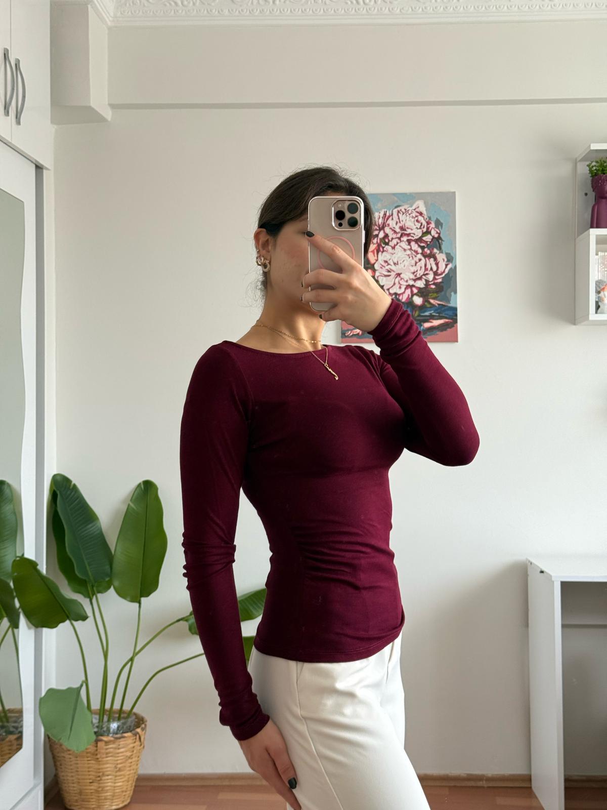 kayık yaka yanı büzgülü bluz bordo