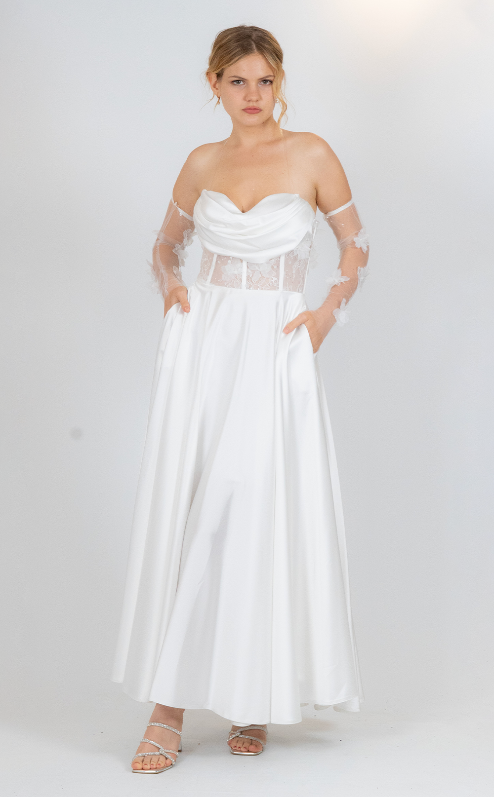 Straplez Gövde İşleme Beyaz Midi Abiye