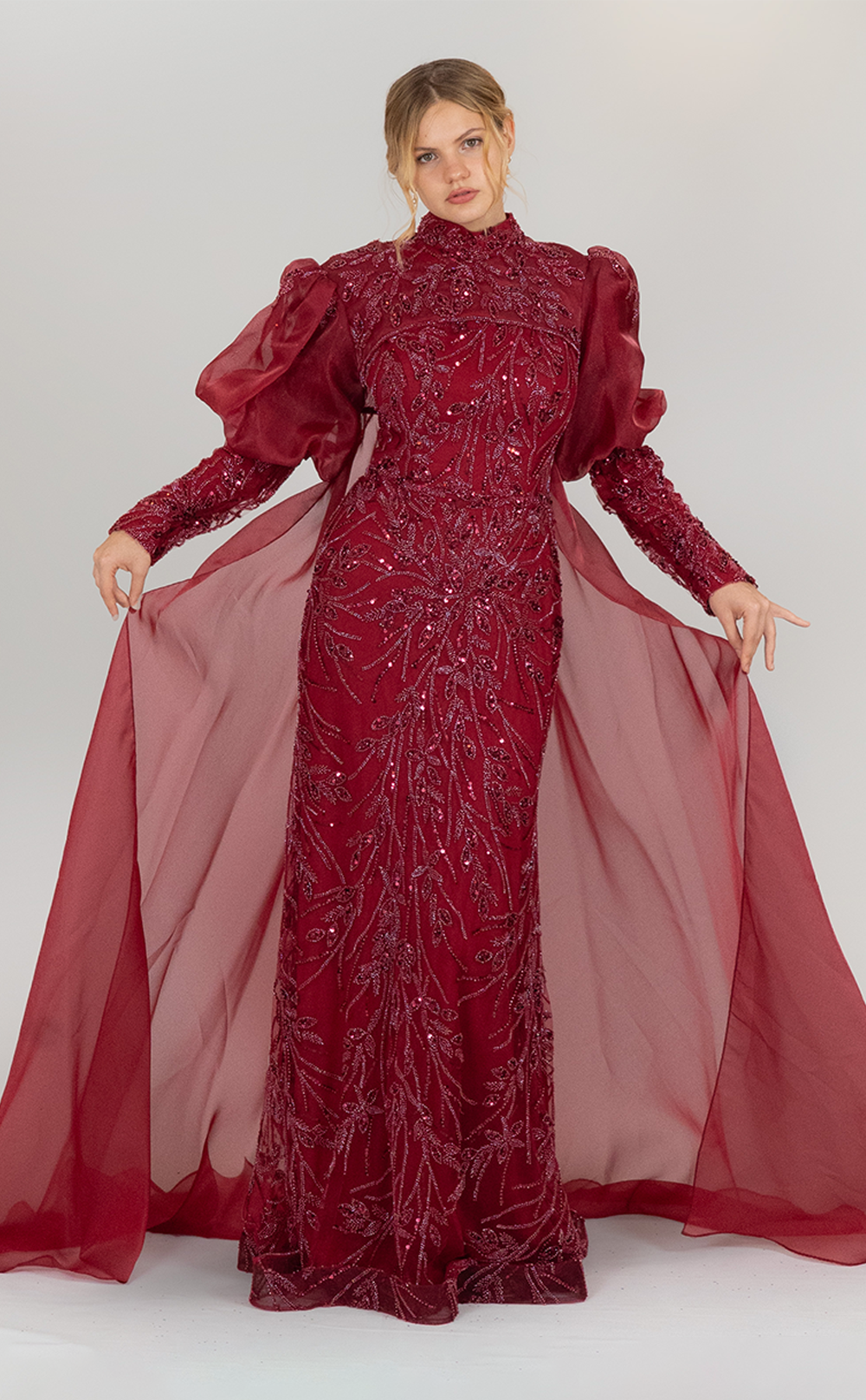 Omuz Tül Detaylı Pelerinli Bordo Tesettür Abiye