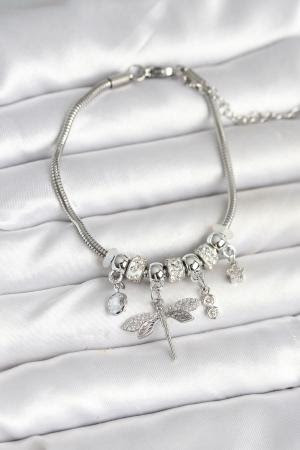 Pirinç Gümüş Renk Yusufçuk Charmlı Kadın Bileklik BB7996