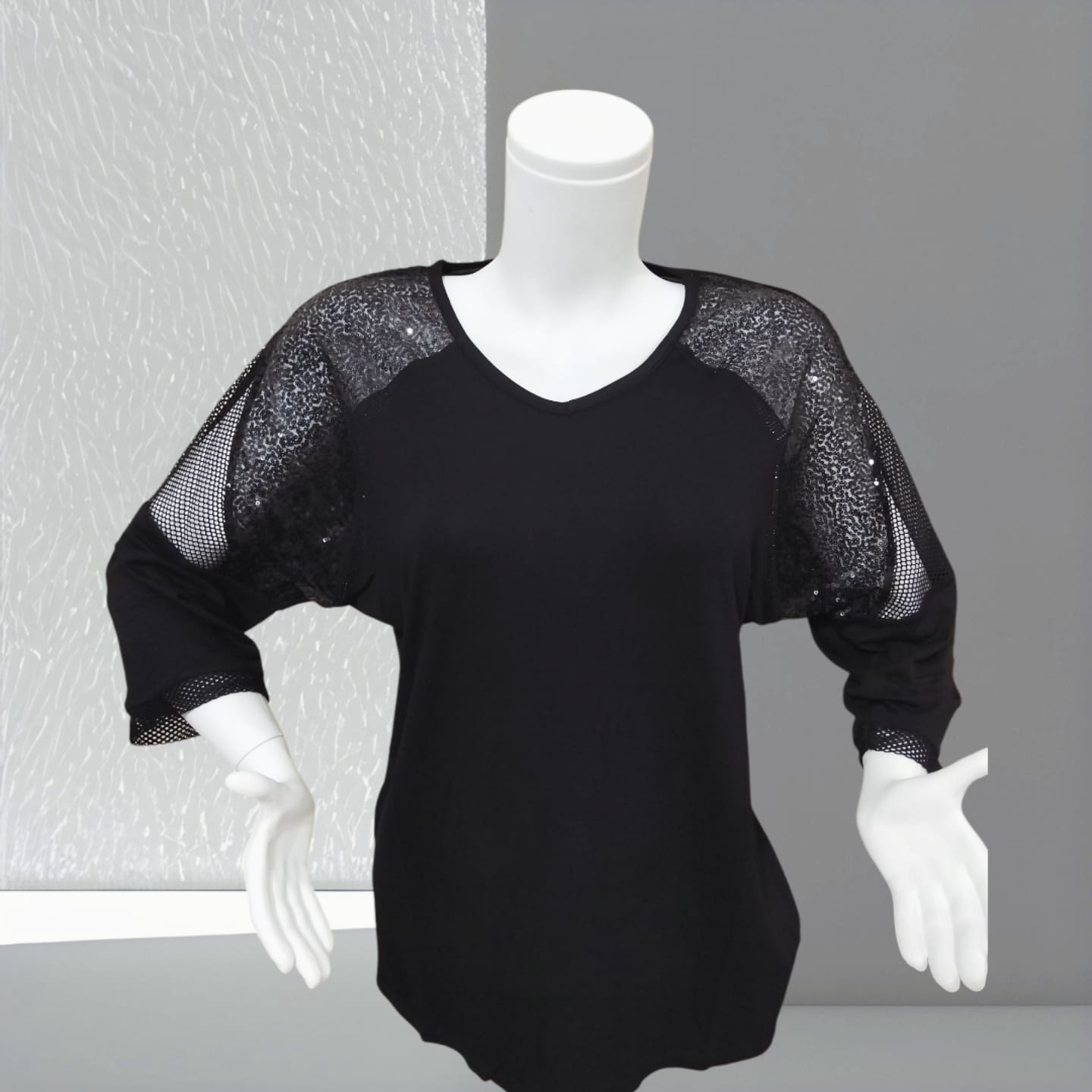 omuz pul detaylı siyah bluz