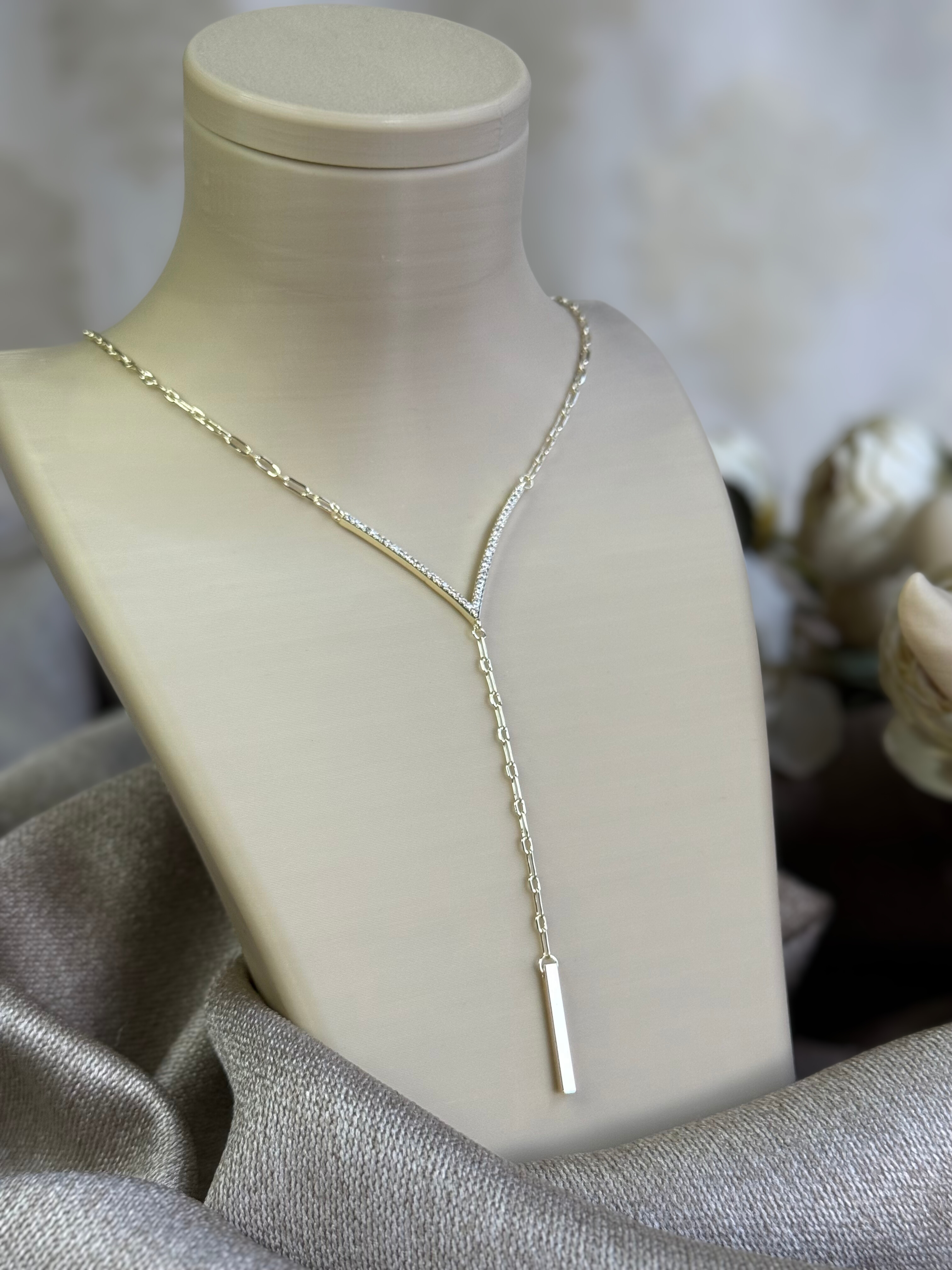 Özel Seri V Model Y Kolye