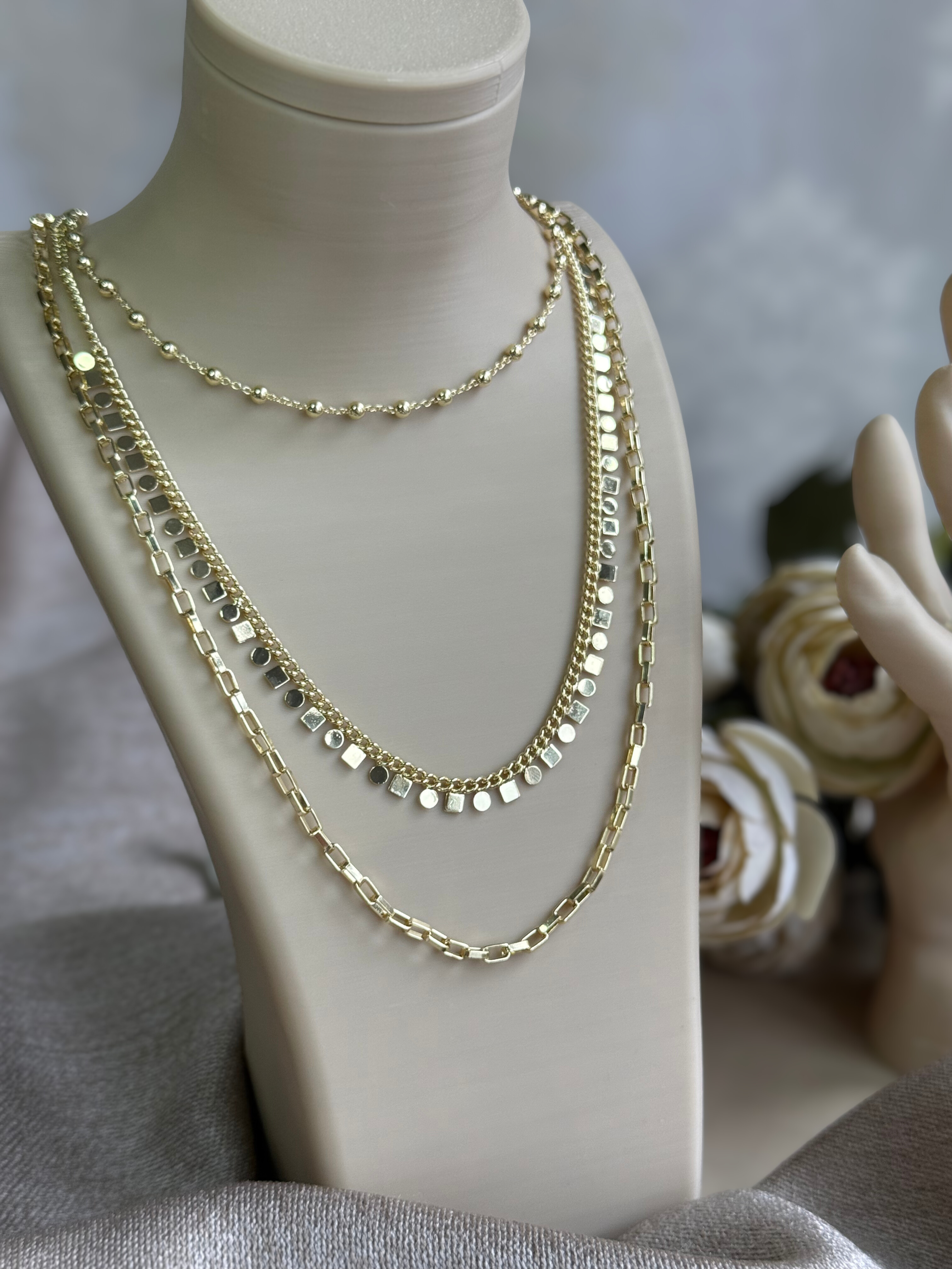 Sıralı Üçlü Tek Kilit Kolye