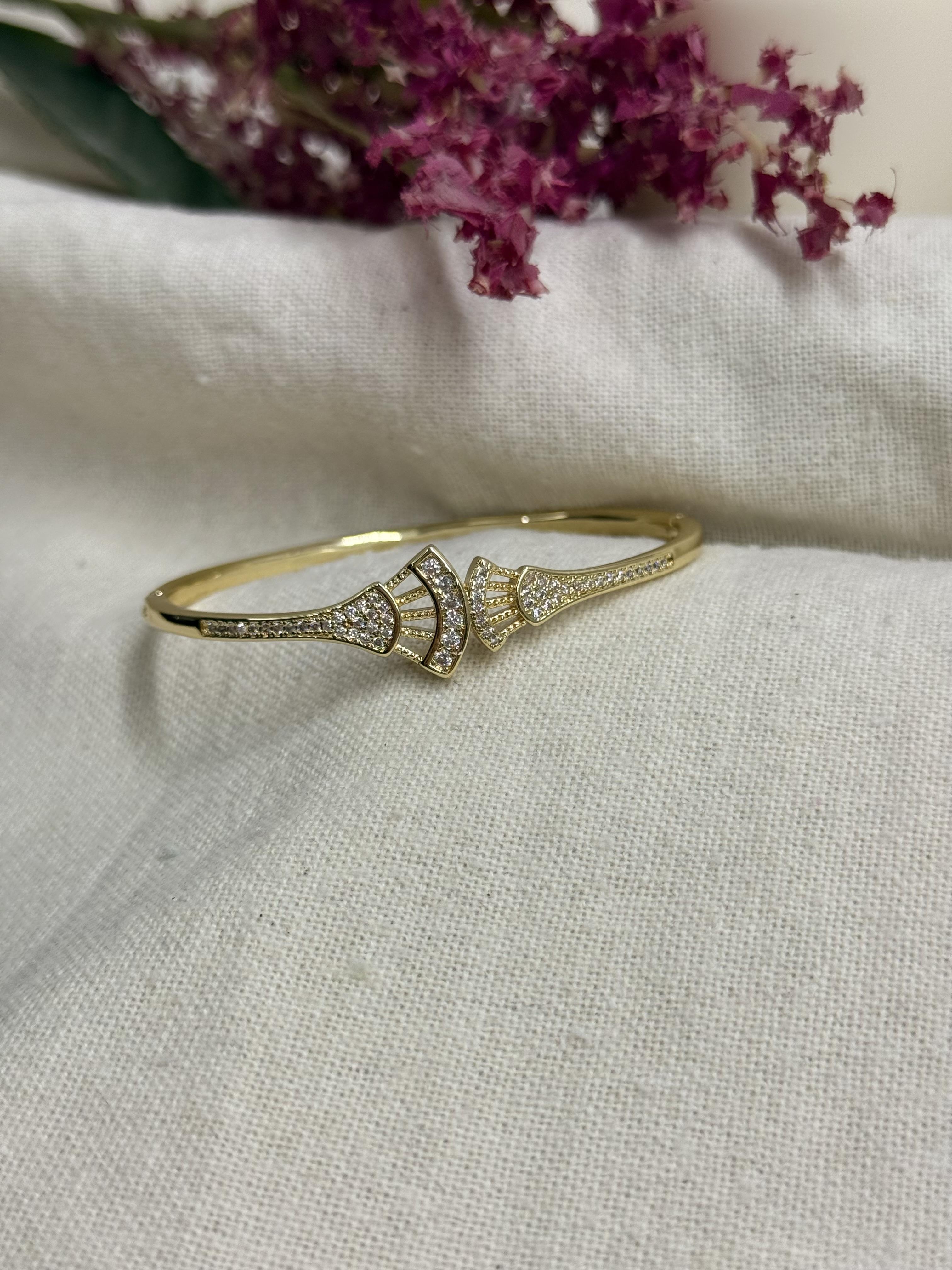 Yelpaze Model Kelepçe