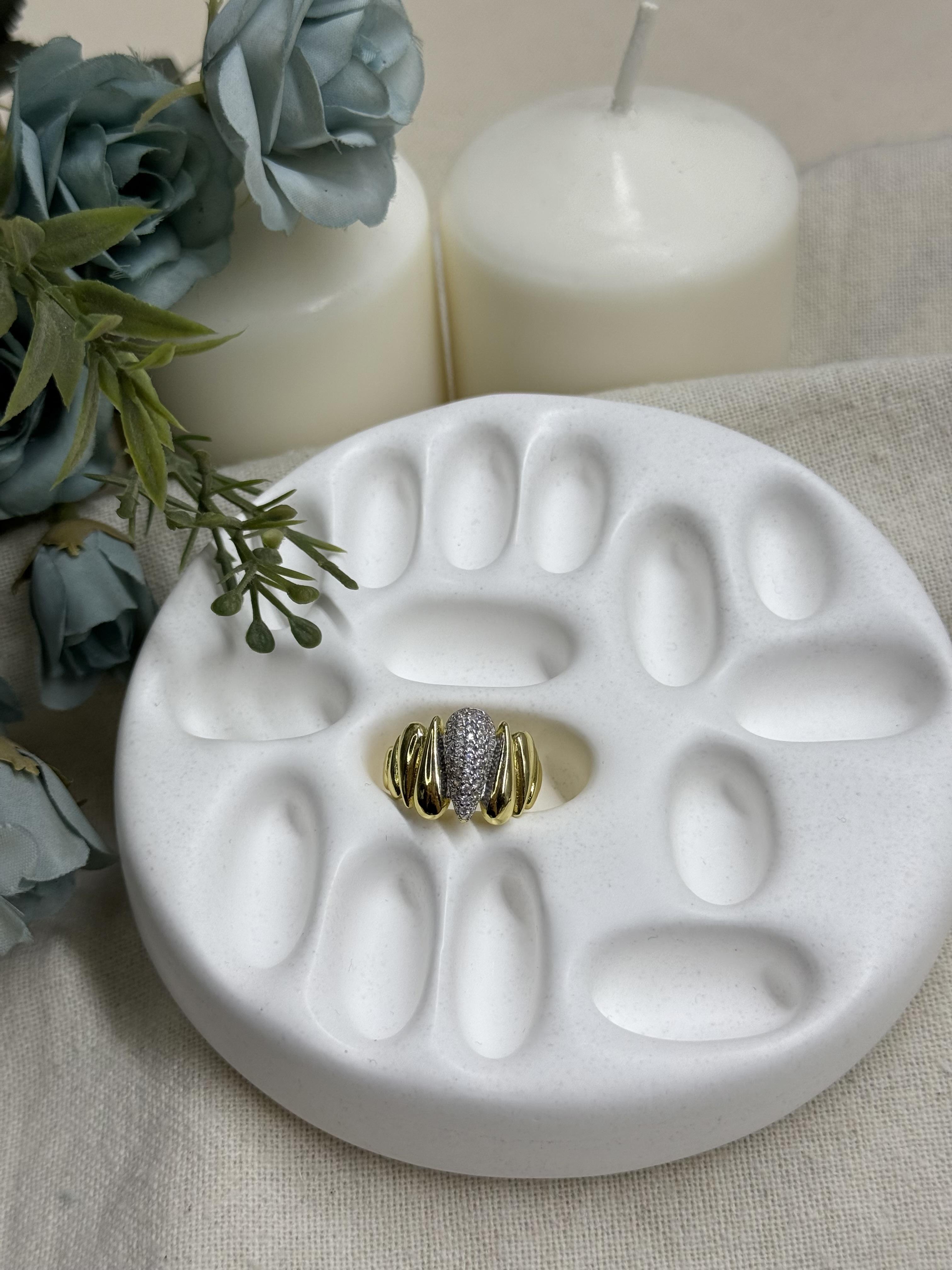 Damla Taş Model Yüzük