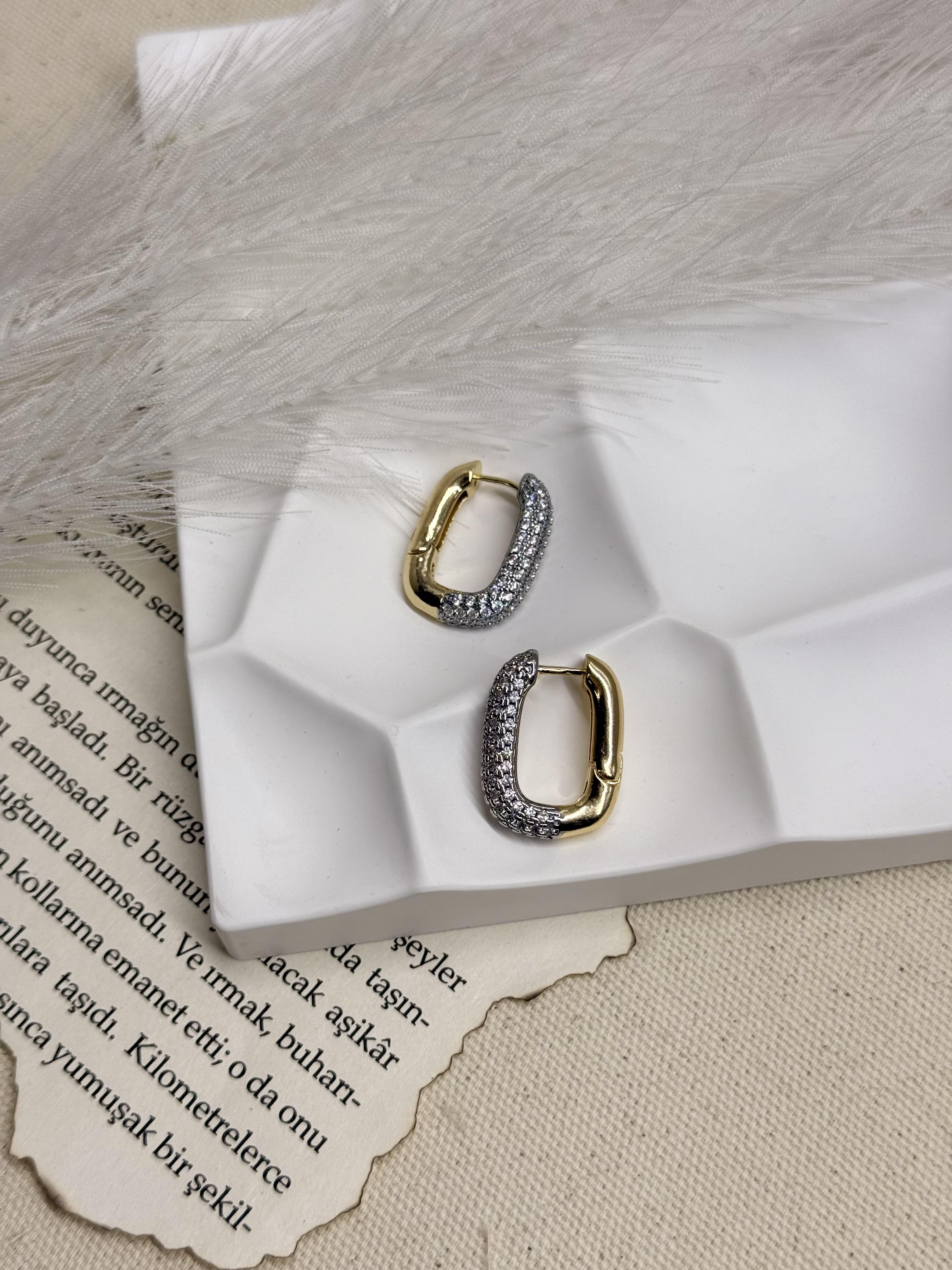 Çift Renk Taşlı Oval Halka Küpe