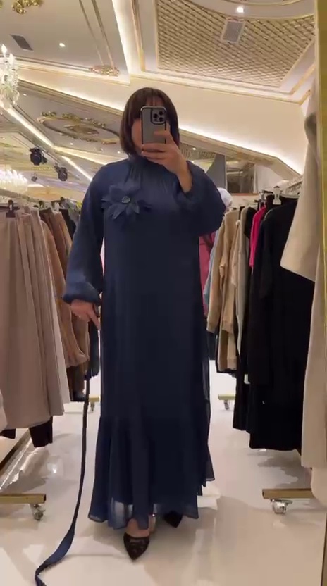 Çiçek Aplikeli Hakim Yaka Kemerli Lacivert Elbise